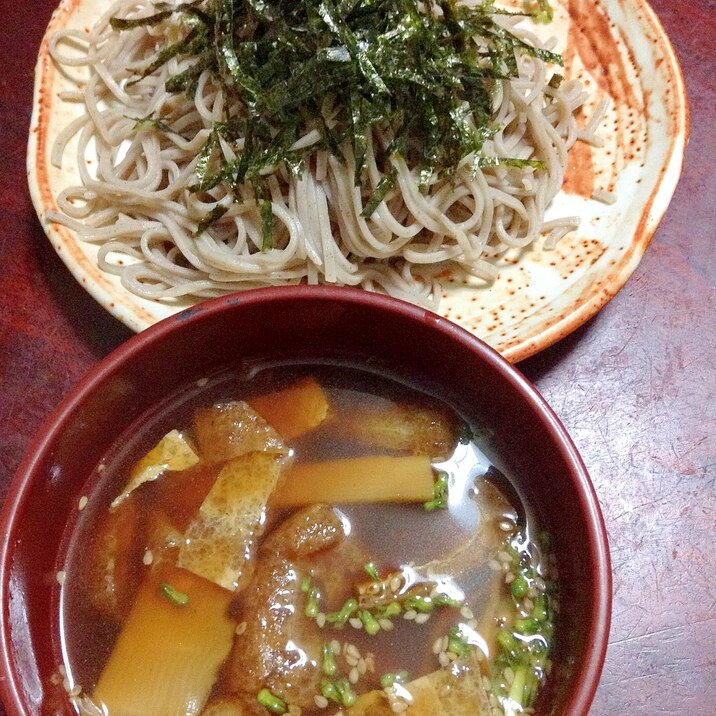 タケノコと揚げと紫蘇の実の盛り蕎麦【今日の献立】